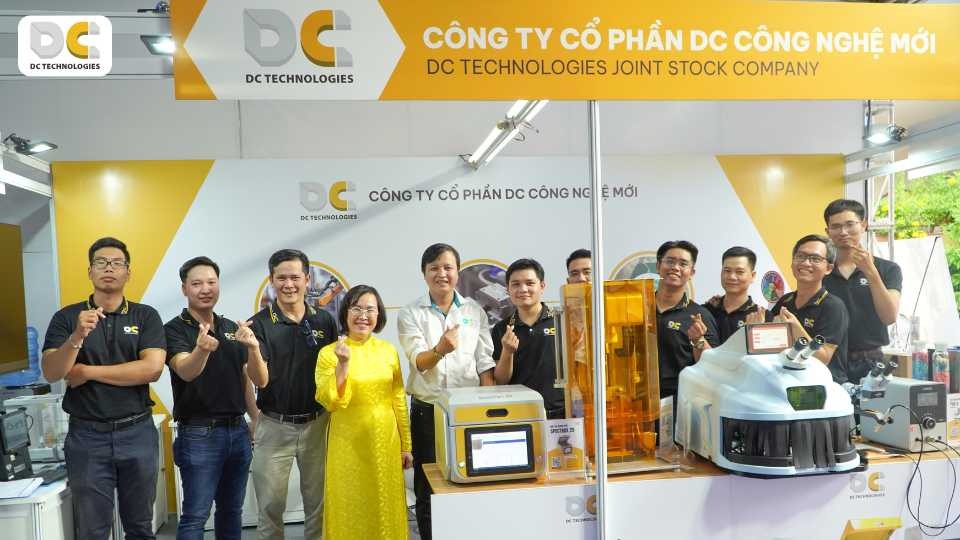 DC Technologies Team at the Booth
